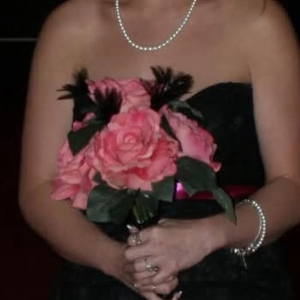 Elegant Pink Rose Bouquet with Black Accents - Picture 3 of 6